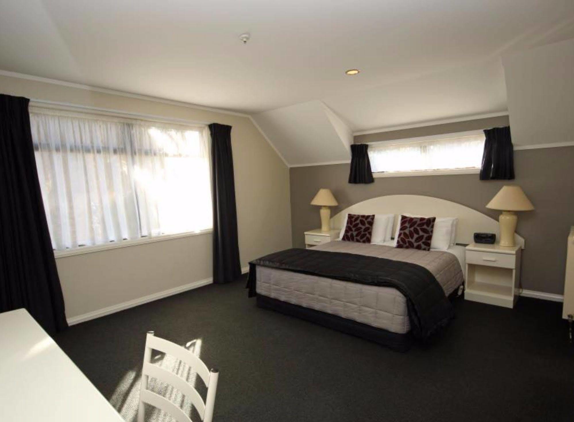 Champers Motor Inn Lower Hutt Exterior foto